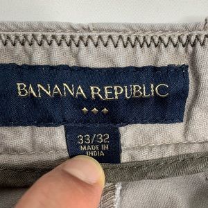 Banana Republic Grey Khakis, Size 33/32, 100% Cotton